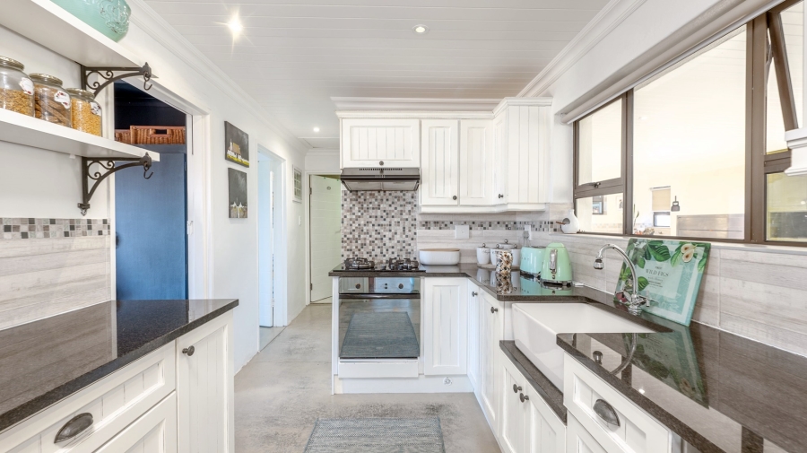 4 Bedroom Property for Sale in Suiderstrand Western Cape